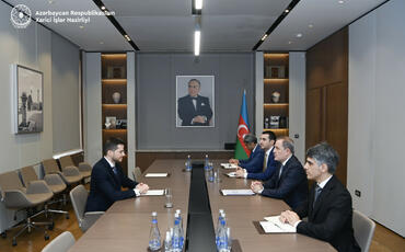XİN rəhbəri İsrail səfirini diplomatik fəaliyyətinin başa çatması münasibətilə qəbul edib