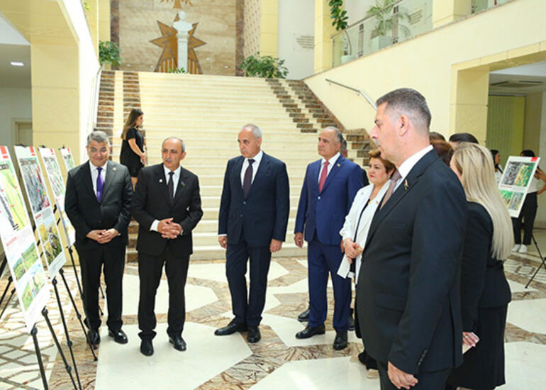 Binəqədidə Qərbi Azərbaycan irsi ilə bağlı kitabın I cildinin təqdimatıl oldu - Fotolar