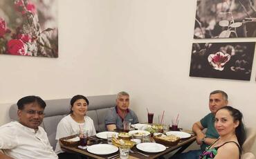 Hindistanlı diplomat bir neçə jurnalistlə tanışlıq görüşü keçirib
