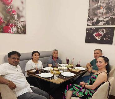 Hindistanlı diplomat bir neçə jurnalistlə tanışlıq görüşü keçirib
