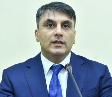 Xalq yazıçısı Kamal Abdullayevin alim oğlu...