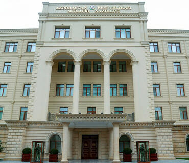 MN: Kəlbəcərdə hərbi yük avtomobili minaya düşüb, 4 hərbçi xəsarət alıb