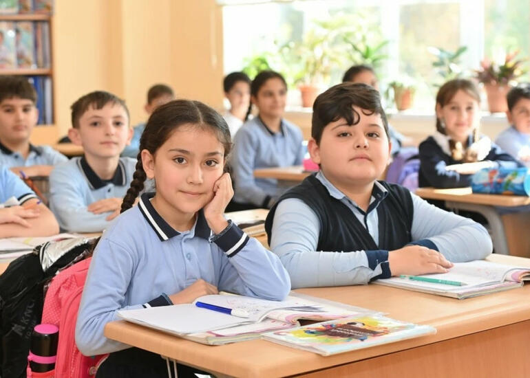 Bakıda 4063 şagirdin yerdəyişməsi üçün müraciət edilib