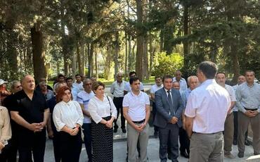 ƏHD Partiyasının rəhbərliyi Əbülfəz Elçibəyin məzarını ziyarət edib