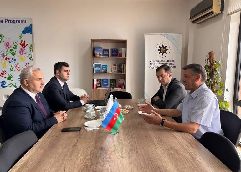 Deputat Azər Allahverənov ictimai fəallarla görüşüb