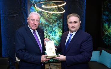 Böyük Britaniyanın müdafiə naziri Vüqar Mustafayevlə görüşüb