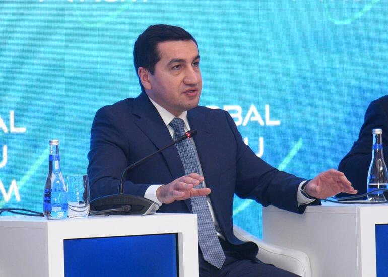 Hikmət Hacıyev: Yalnız sivilizasiyalar arasında deyil, sivilizasiyaların daxilində də dialoqun aparılması vacibdir